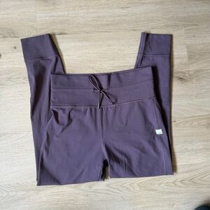 Vuori Women's Leggings in Dusty Plum